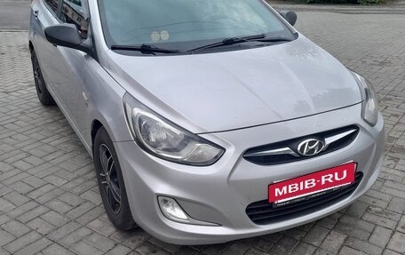 Hyundai Solaris II рестайлинг, 2013 год, 730 000 рублей, 20 фотография