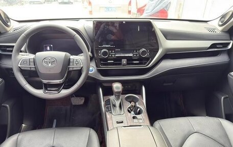 Toyota Highlander, 2021 год, 3 400 300 рублей, 7 фотография