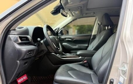 Toyota Highlander, 2021 год, 3 400 300 рублей, 9 фотография