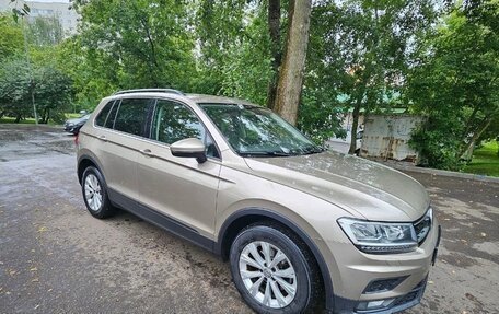 Volkswagen Tiguan II, 2020 год, 2 300 000 рублей, 2 фотография