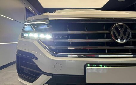 Volkswagen Touareg III, 2018 год, 4 950 000 рублей, 2 фотография