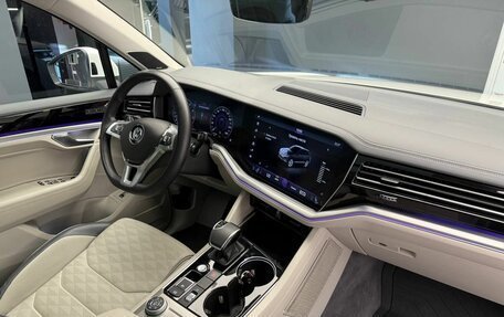 Volkswagen Touareg III, 2018 год, 4 950 000 рублей, 12 фотография