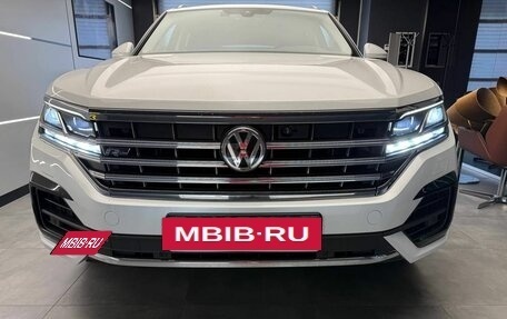 Volkswagen Touareg III, 2018 год, 4 950 000 рублей, 3 фотография