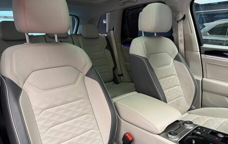 Volkswagen Touareg III, 2018 год, 4 950 000 рублей, 30 фотография