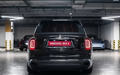 Rolls-Royce Cullinan, 2021 год, 39 990 000 рублей, 3 фотография
