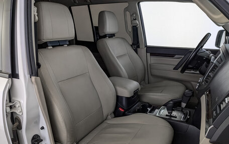 Mitsubishi Pajero IV, 2020 год, 3 720 000 рублей, 24 фотография