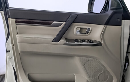 Mitsubishi Pajero IV, 2020 год, 3 720 000 рублей, 19 фотография