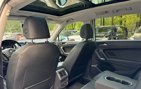 Volkswagen Tiguan II, 2018 год, 2 200 000 рублей, 4 фотография