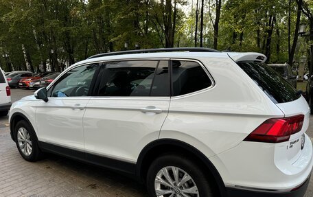 Volkswagen Tiguan II, 2018 год, 2 200 000 рублей, 13 фотография