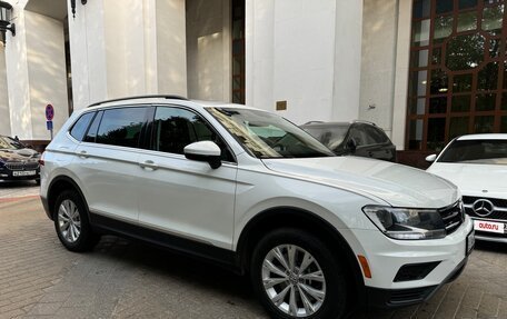 Volkswagen Tiguan II, 2018 год, 2 200 000 рублей, 11 фотография