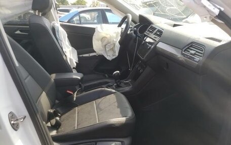 Volkswagen Tiguan II, 2018 год, 2 200 000 рублей, 16 фотография
