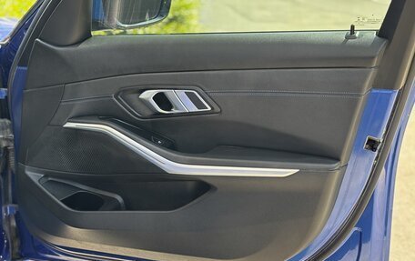 BMW 3 серия, 2019 год, 2 450 000 рублей, 14 фотография