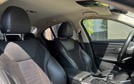 BMW 3 серия, 2019 год, 2 450 000 рублей, 15 фотография