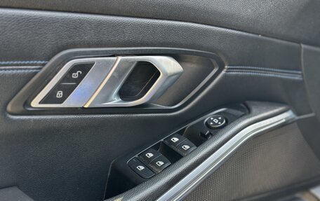BMW 3 серия, 2019 год, 2 450 000 рублей, 17 фотография