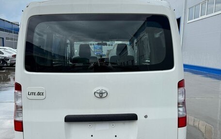 Toyota Lite Ace VI, 2020 год, 3 000 000 рублей, 5 фотография
