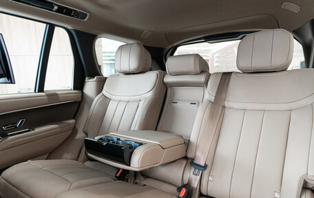 Land Rover Range Rover IV рестайлинг, 2024 год, 29 485 000 рублей, 16 фотография