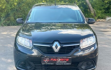 Renault Logan II, 2017 год, 700 000 рублей, 2 фотография