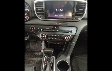 KIA Sportage IV рестайлинг, 2021 год, 2 549 000 рублей, 10 фотография
