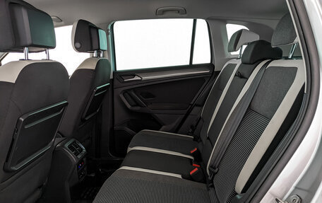 Volkswagen Tiguan II, 2019 год, 2 050 000 рублей, 17 фотография