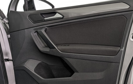 Volkswagen Tiguan II, 2019 год, 2 050 000 рублей, 24 фотография