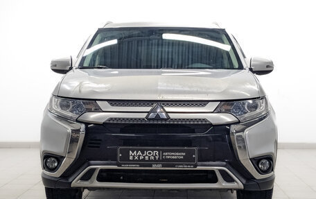 Mitsubishi Outlander III рестайлинг 3, 2019 год, 2 100 000 рублей, 2 фотография