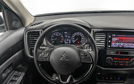 Mitsubishi Outlander III рестайлинг 3, 2019 год, 2 100 000 рублей, 21 фотография