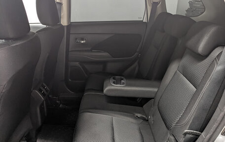 Mitsubishi Outlander III рестайлинг 3, 2019 год, 2 100 000 рублей, 18 фотография