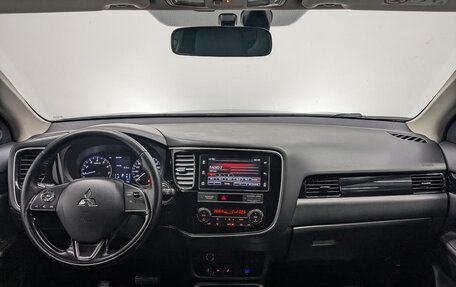 Mitsubishi Outlander III рестайлинг 3, 2019 год, 2 100 000 рублей, 14 фотография