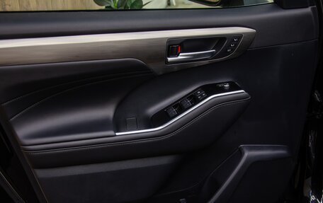 Toyota Highlander, 2024 год, 6 300 000 рублей, 22 фотография