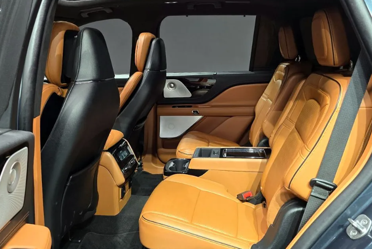 Lincoln Aviator II, 2020 год, 4 050 000 рублей, 12 фотография