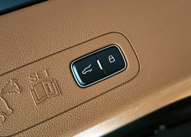 Lincoln Aviator II, 2020 год, 4 050 000 рублей, 19 фотография