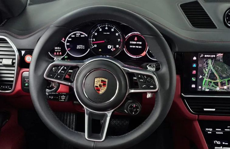 Porsche Cayenne Coupe I, 2023 год, 9 490 000 рублей, 13 фотография