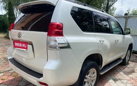 Toyota Land Cruiser Prado 150 рестайлинг 2, 2013 год, 2 450 000 рублей, 3 фотография