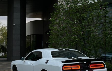 Dodge Challenger III рестайлинг 2, 2017 год, 2 790 000 рублей, 2 фотография
