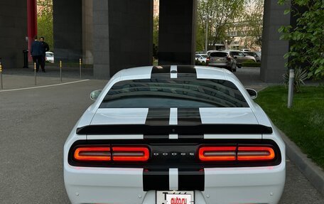 Dodge Challenger III рестайлинг 2, 2017 год, 2 790 000 рублей, 7 фотография