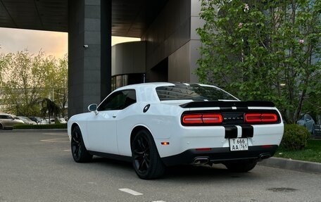Dodge Challenger III рестайлинг 2, 2017 год, 2 790 000 рублей, 19 фотография