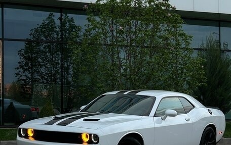 Dodge Challenger III рестайлинг 2, 2017 год, 2 790 000 рублей, 6 фотография