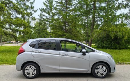 Honda Fit III, 2019 год, 1 150 000 рублей, 7 фотография