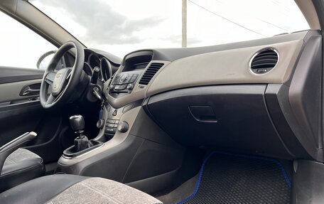 Chevrolet Cruze II, 2011 год, 670 000 рублей, 8 фотография
