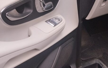 Mercedes-Benz V-Класс, 2016 год, 3 050 000 рублей, 5 фотография