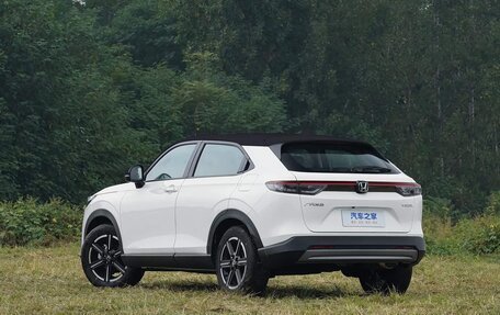 Honda Vezel, 2025 год, 1 880 000 рублей, 5 фотография