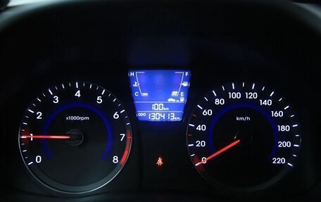 Hyundai Solaris II рестайлинг, 2011 год, 590 000 рублей, 16 фотография