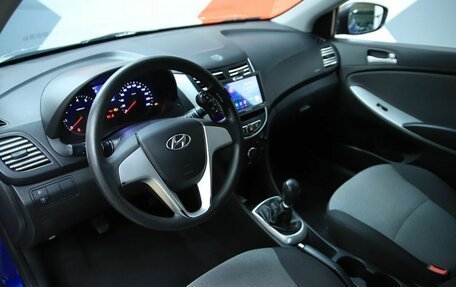 Hyundai Solaris II рестайлинг, 2011 год, 590 000 рублей, 10 фотография