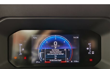 Toyota Land Cruiser Prado, 2024 год, 9 990 000 рублей, 13 фотография
