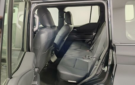 Toyota Land Cruiser Prado, 2024 год, 9 990 000 рублей, 12 фотография
