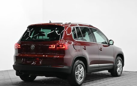 Volkswagen Tiguan I, 2011 год, 955 000 рублей, 4 фотография