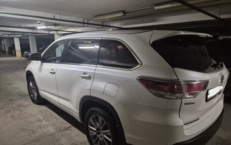 Toyota Highlander III, 2015 год, 2 800 000 рублей, 10 фотография