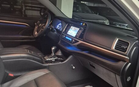 Toyota Highlander III, 2015 год, 2 800 000 рублей, 15 фотография