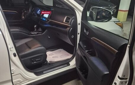 Toyota Highlander III, 2015 год, 2 800 000 рублей, 16 фотография