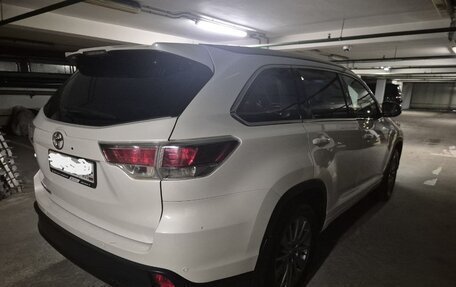 Toyota Highlander III, 2015 год, 2 800 000 рублей, 21 фотография